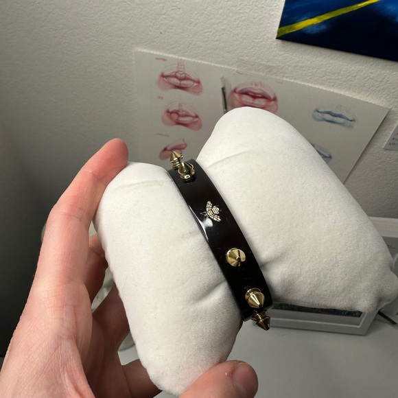 Gucci Black and Gold Watch - Picture 13 of 15